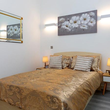 The Atrium Apartment มิลตันคีนส์ ภายนอก รูปภาพ