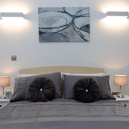 The Atrium Apartment มิลตันคีนส์ ภายนอก รูปภาพ
