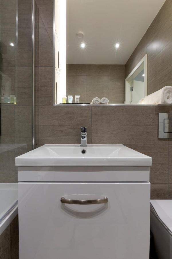 The Atrium Apartment มิลตันคีนส์ ภายนอก รูปภาพ