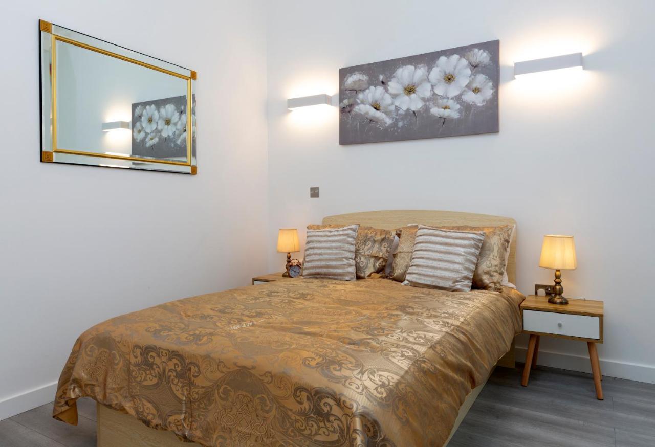 The Atrium Apartment มิลตันคีนส์ ภายนอก รูปภาพ